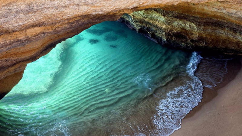 Algarve secret caves